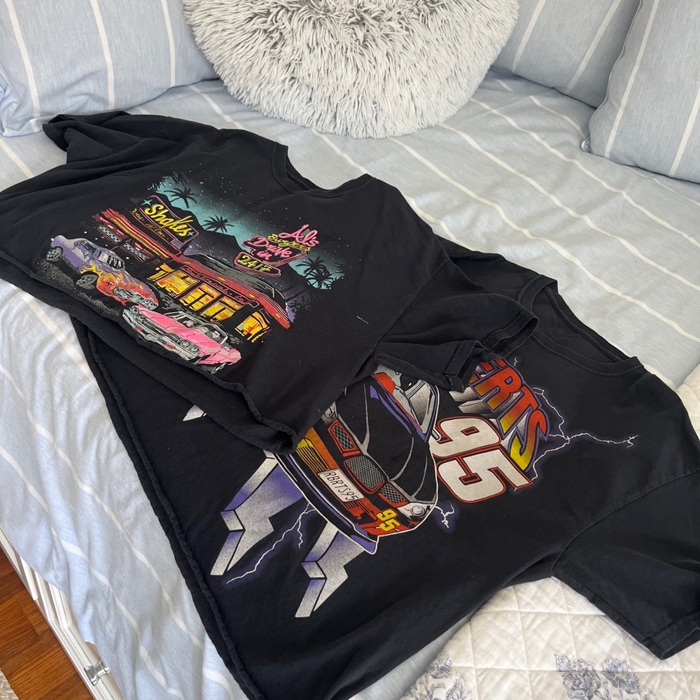 Women’s Brandy Melville graphic tees lot